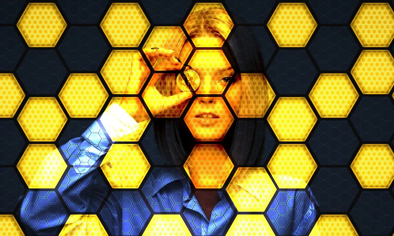 Tarotkort spredt ut på pulje under lesing