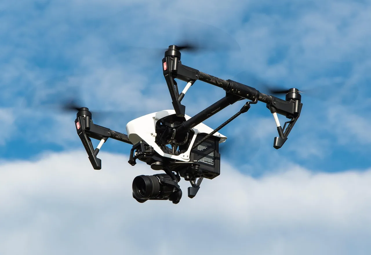 Drone-markedet vokser raskt, men regelverket setter klare grenser for hvor og hvordan du kan fly.