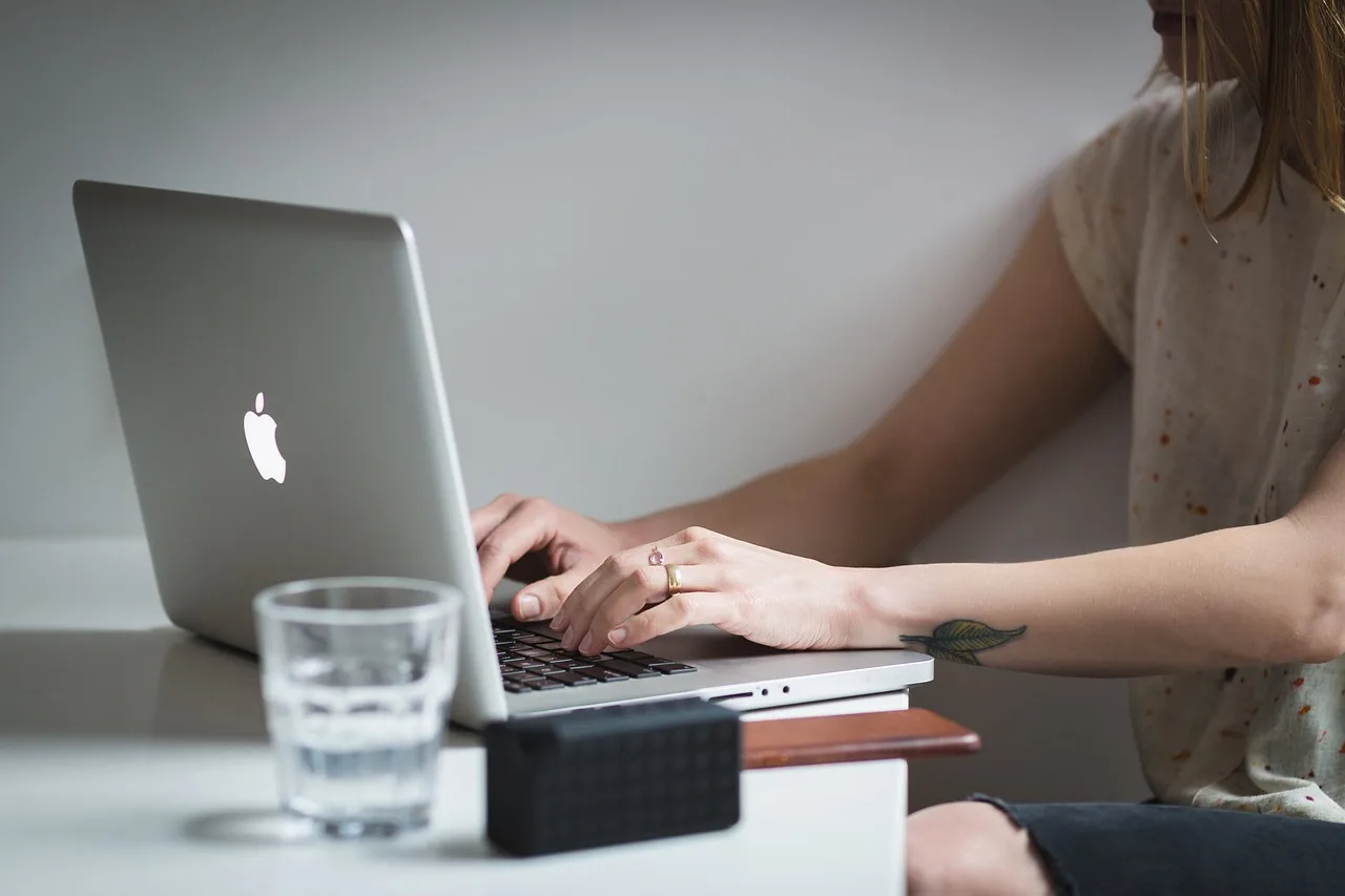 Nettmobbing — slik er det å være målskive på sosiale medier
